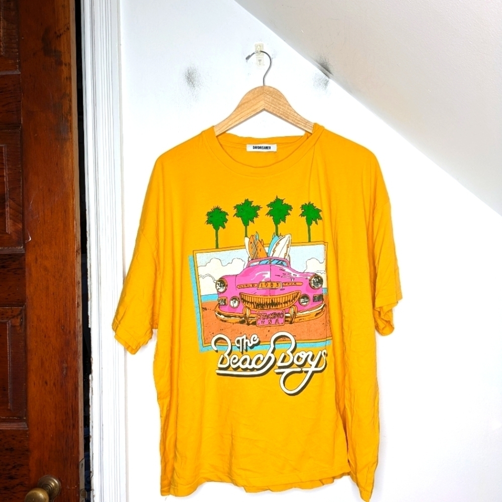 DAYDREAMER Golden Beach Boys 1983 California Surf Graphic Band One Size Tee NEW